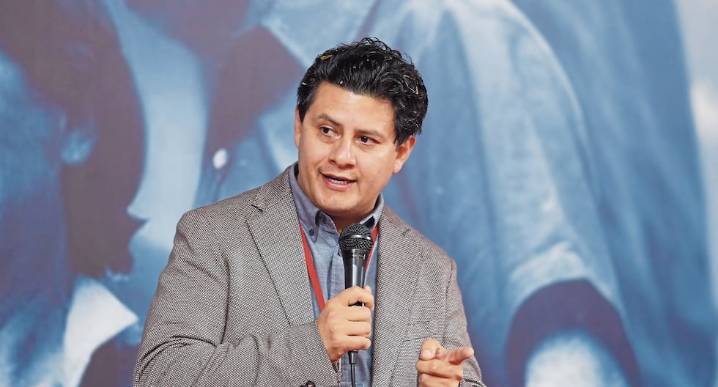 “Vitocho y Barnechea no son la renovación” de Acción Popular