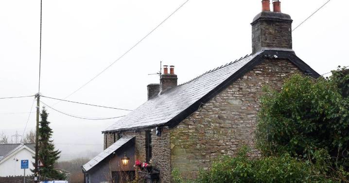 More than 40 people 'poisoned' after eating Sunday lunch at UK pub