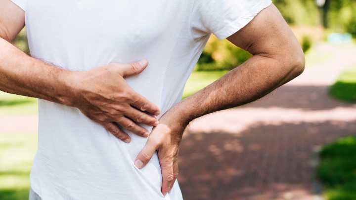 Famoso influencer colombiano es viral tras mostrar su cálculo renal en redes