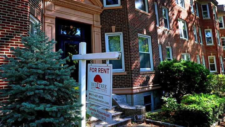 Property Play: Apartment rents drop further, with vacancies at record high