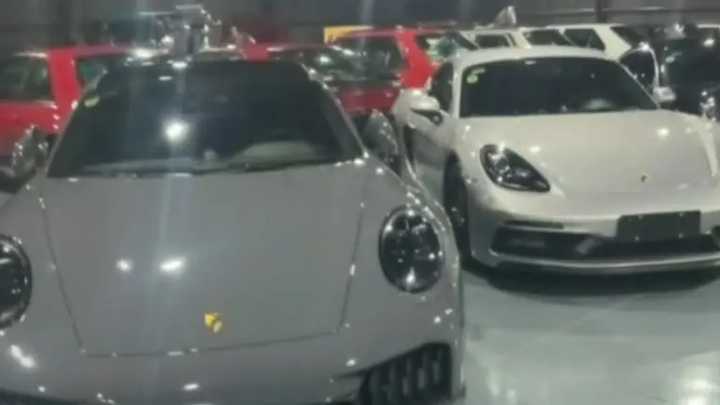 Secuestran 54 vehículos en mansión vinculada a Claudio Chiqui Tapia y Pablo Toviggino