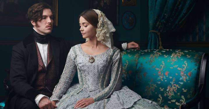 ‘Must watch’ period drama with Outlander icon now streaming on Netflix
