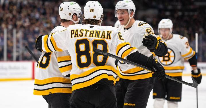 Pastrnak nets 4 points as the Bruins beat the Jets 6
