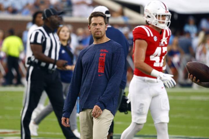 Deadspin | Charlie Weis Jr. to coach Ole Miss’ offense in CFP before going to LSU