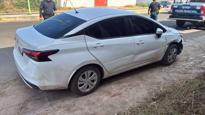 Policías de Cuautepec aseguran a sospechosos de allanamiento de morada, posesión de sustancias ilícitas y robo de vehículos