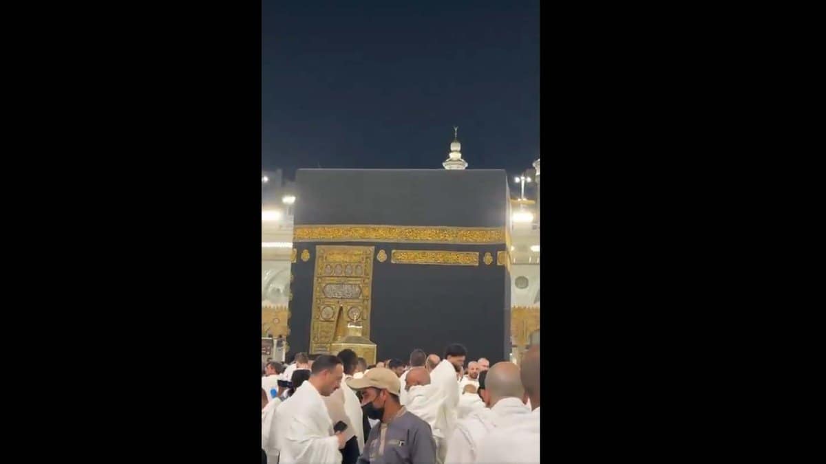 Video: Indian man prays for Union min Kiren Rijiju in Makkah