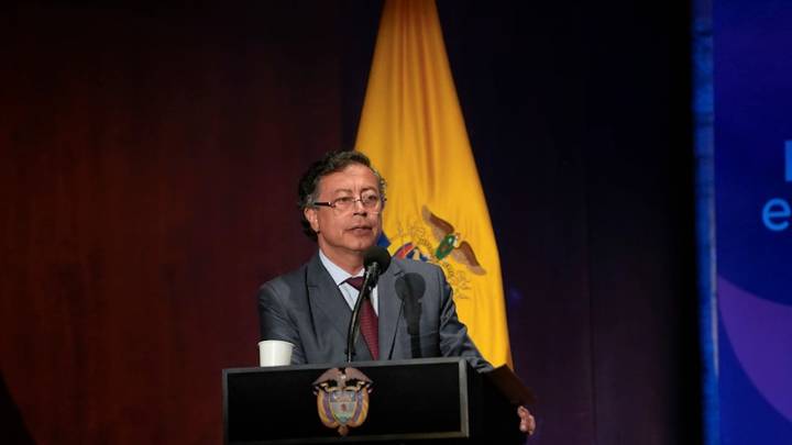 El desafío de Petro a Trump sobre el uso del espacio aéreo venezolano