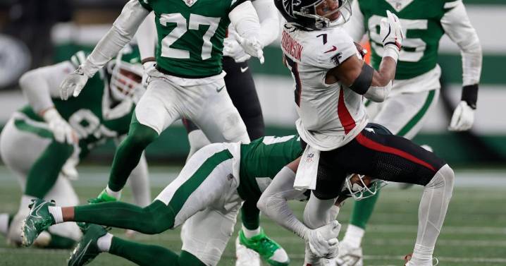 Bijan Robinson shines again, but Falcons' special teams falter in loss to Jets