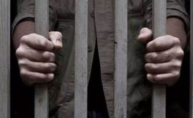 Police foil escape attempt by kidnapping accused during medical e...