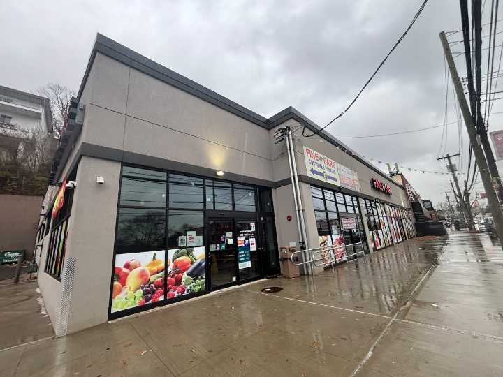 Staten Island grocery store closes 9K-square-foot site before first anniversary