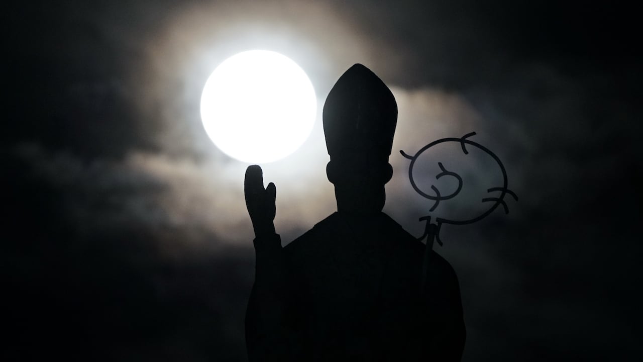 Superluna iluminó con su belleza la noche del cielo caleño; así fue captada por el lente de El País