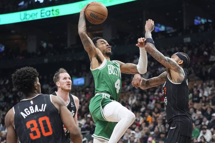 Deadspin | Celtics outpace Raptors to win fifth in a row