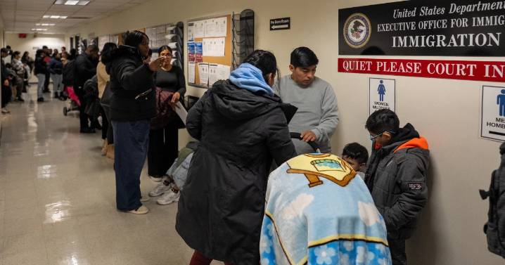 Sin respuestas, sin papeles: Estados Unidos suspende trámites migratorios a 19 países