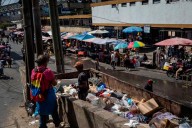 Entre la crisis económica, presión externa y el espejismo político, por Stalin González