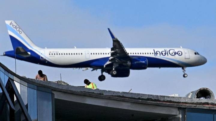 IndiGo cancels over 400 flights at various airports on Friday