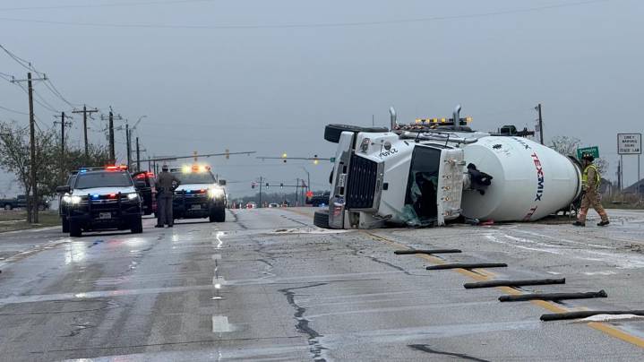 Authorities say no fatalities on overturned cement truck accident in Seguin