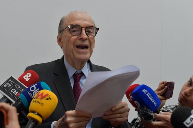 Excanciller Álvaro Leyva no aceptó cargos en imputación por escándalo de pasaportes