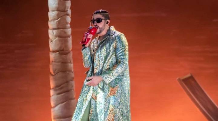 ¿Bad Bunny tuvo alguna lesión tras caerse en su concierto en México?