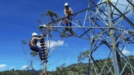 Colombia tendría que construir tres sistemas eléctricos adicionales para cumplir metas climáticas a 2050: AIE