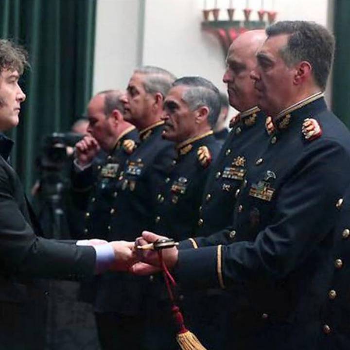 Milei cambió a la mayoría de los jefes de las Fuerzas Armadas