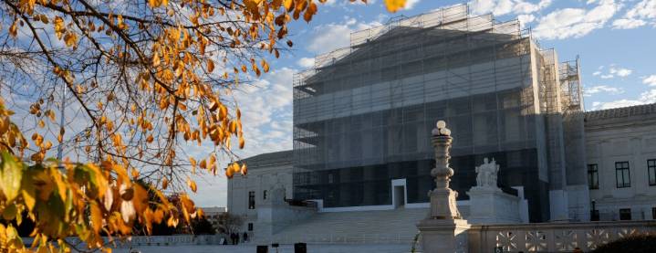 Fate of Fed’s Cook Tied to Supreme Court Case on Trump Firings