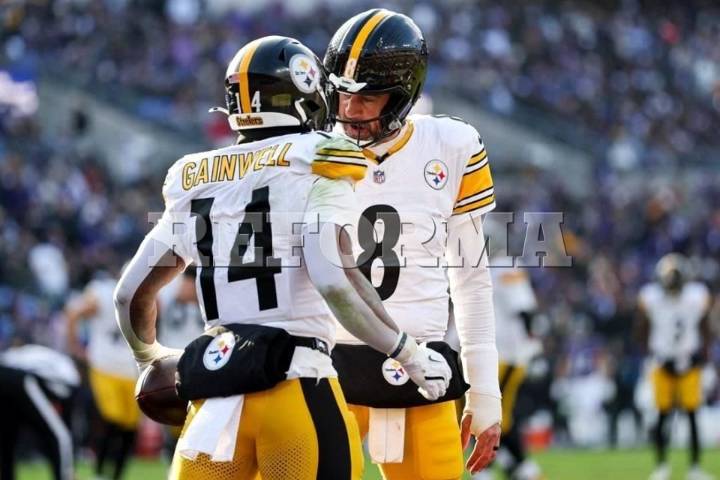 Rodgers brilla y Steelers manda en la AFC Norte