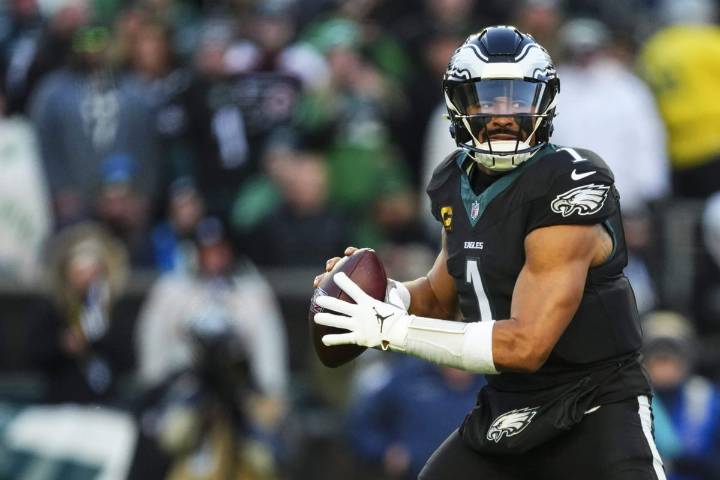 NFL Week 14 projected scores: Model predicts point spreads and totals for every game