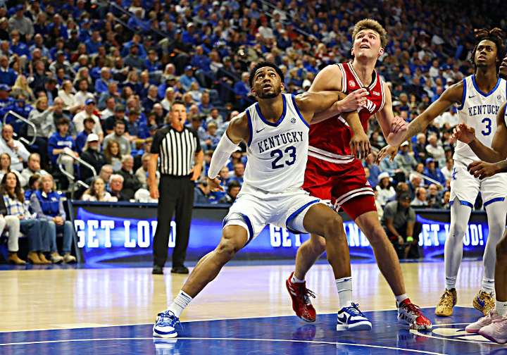 Kentucky Dominates Second Half, Knocks Off Hoosiers 72