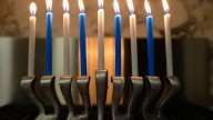 Qué es Janucá, la festividad judía que dura ocho noches