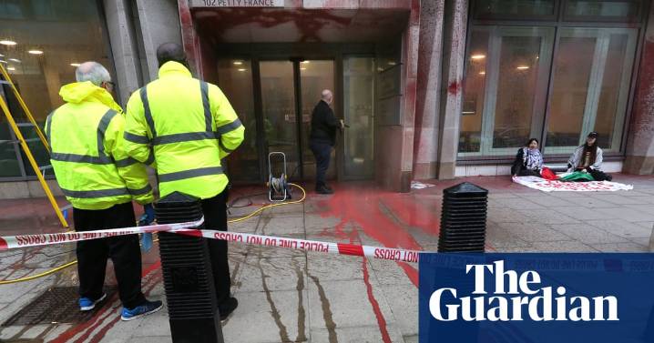 Pro-Palestine activists daub MoJ building with red paint in protest over hunger strikers