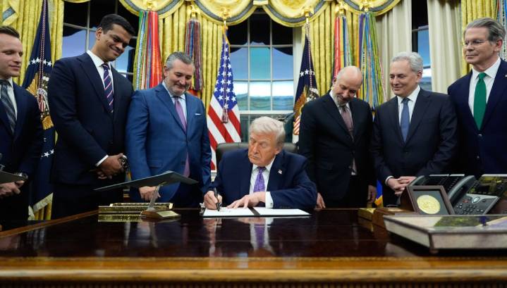 Trump signs executive order limiting state regulation of AI