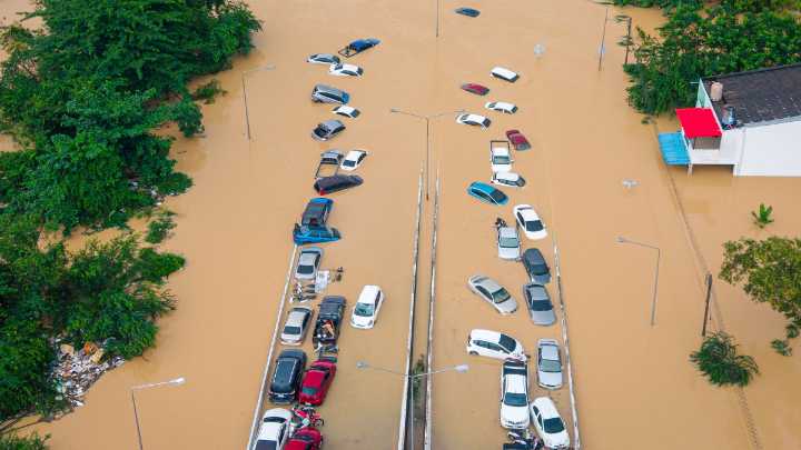 Devastadores inundaciones en Asia dejan hasta el momento más de 1.000 personas muertas