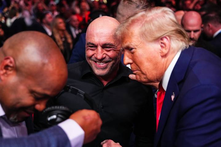 Joe Rogan gives bizarre, 4-word hot take on Trump after random call from prez