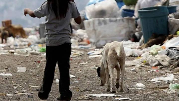 La canasta quedó por encima de la inflación: cuánto necesitó una familia para no ser pobre