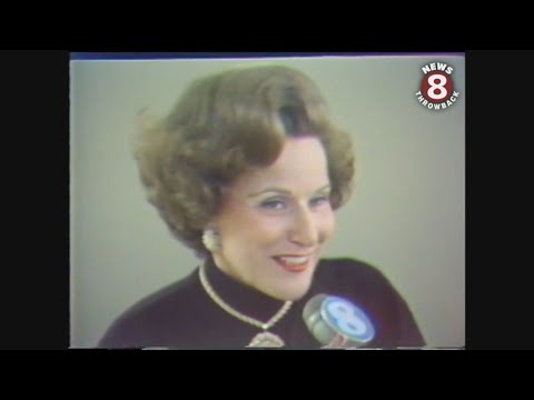 1976 'Dear Abby' Abigail Van Buren in San Diego