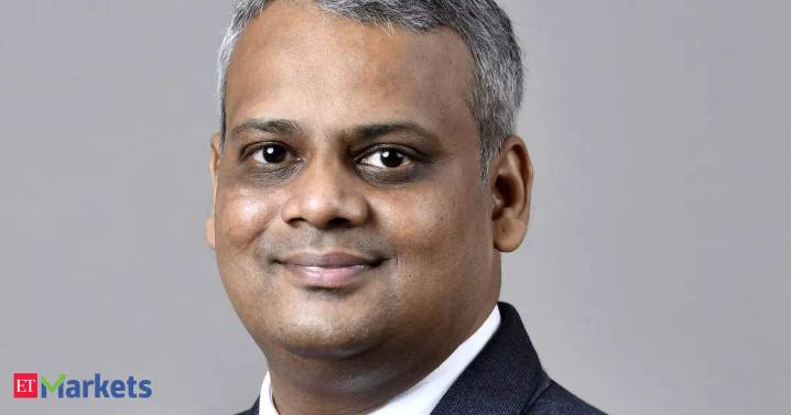 ETMarkets Smart Talk| Building a Rs 10-lakh portfolio in 2026? Naveen Kulkarni of Axis Securities recommends 50%+ in equities