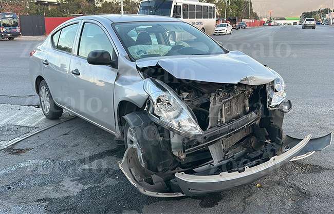 Conductora omite alto y provoca accidente en colonia 26 de marzo