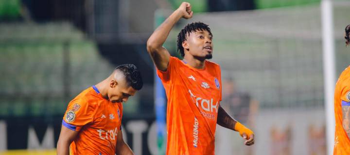 La Guaira y UCV recibieron los premios de la Conmebol