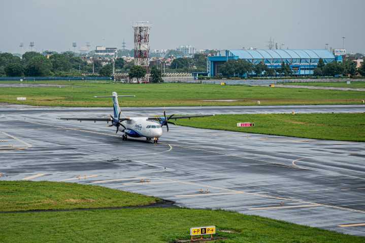 IndiGo Flight Cancellations, Delays Cause Disruptions at Ahmedabad, Vadodara, and Surat Airports