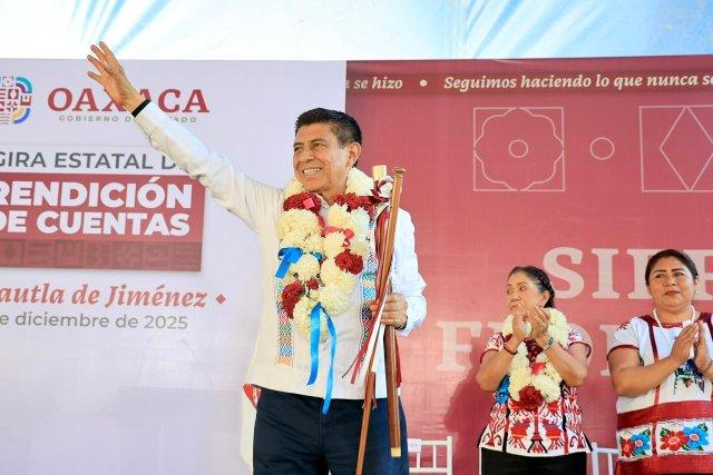 ¡Vamos por más!, Salomón Jara fortalece educación en la mazateca