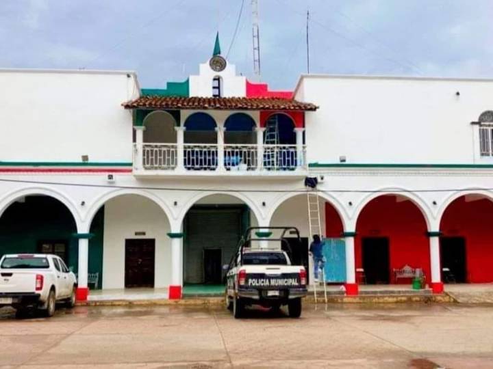 Tribunal Electoral de Oaxaca acredita violencia política homofóbica en Peras