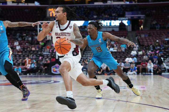 Career days from Hankins-Sanford and Parker power UMass over Florida State, 103