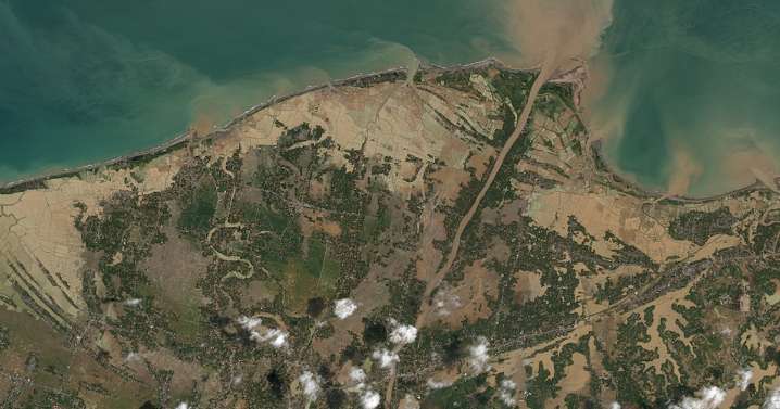 Satellite imagery shows devastating impact of record rainfall in Asia