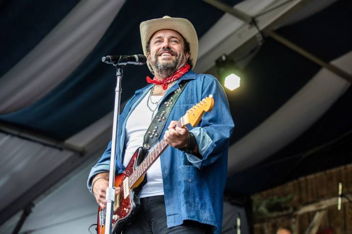 The Mavericks Lead Singer Raul Malo Dead at 60 After Cancer Battle