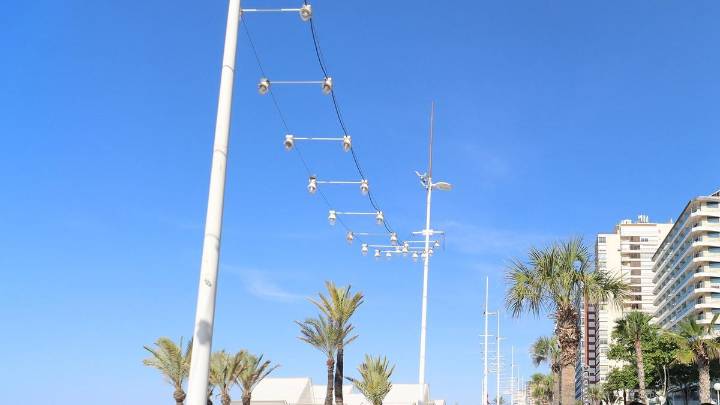 Benidorm incrementará las cámaras de control de aforo de las playas con la nueva catenaria de la playa de Levante