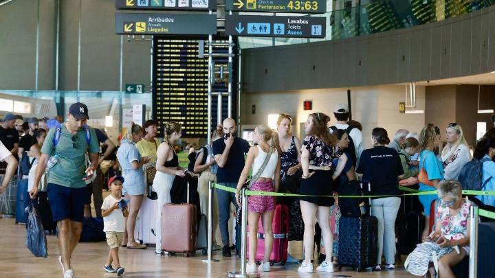 Nuevo récord en el aeropuerto de València: roza los 11 millones de pasajeros hasta noviembre