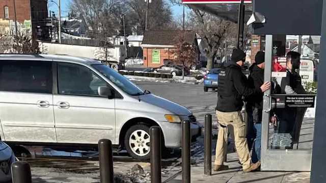 Witness describes moments gunfire erupted during shooting that injured Omaha police officers