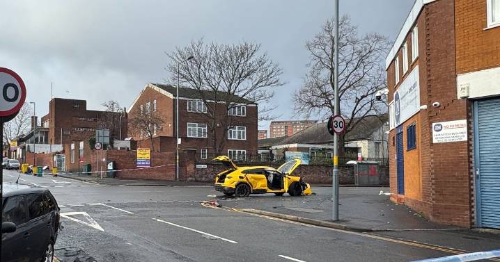 Birmingham police cordon live as officers block road and warn of delays