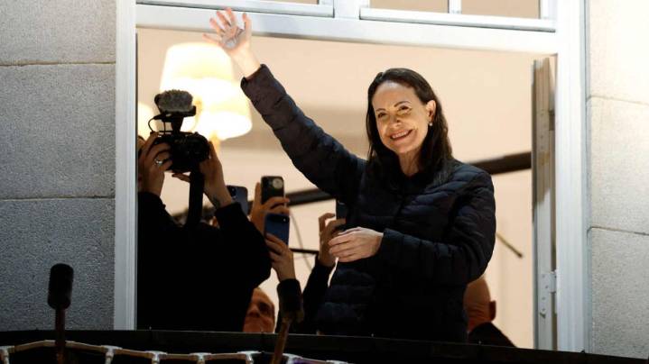 Cómo fue la travesía de Corina Machado para salir de Venezuela y llegar a Oslo