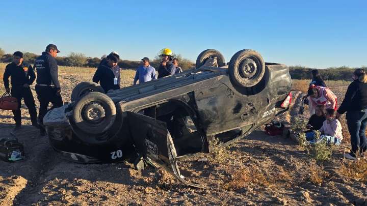 Aparatosa volcadura en la carretera de La Laguna deja varios lesionados; entre ellos un menor
